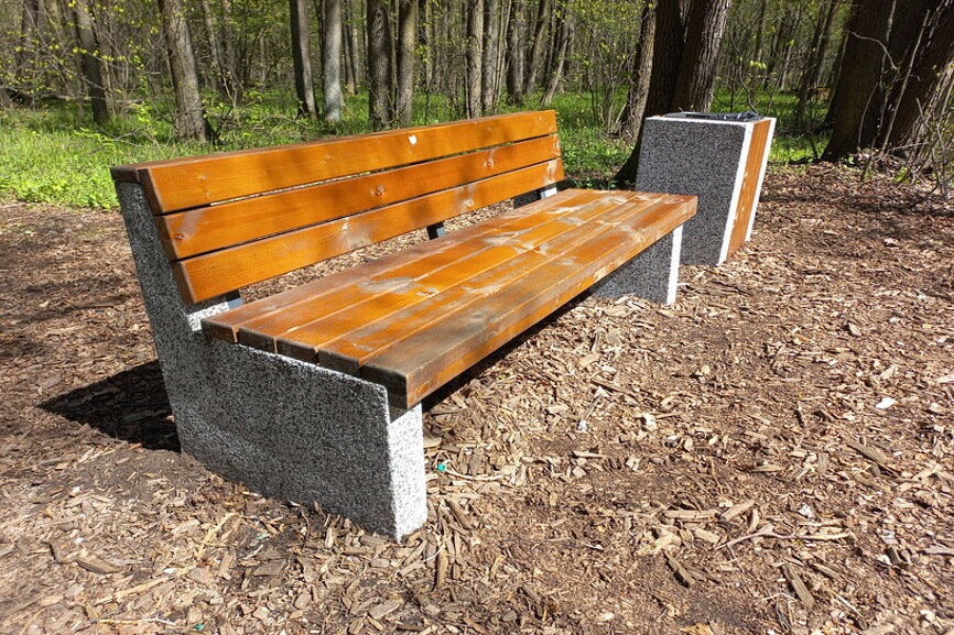 Скамейки с бетонными опорами