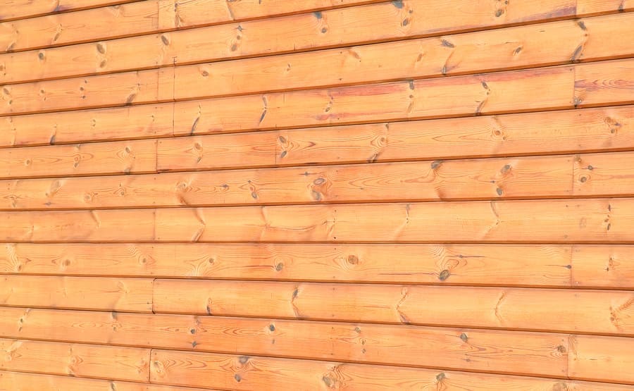 Фасад, обшитый деревянными панелями